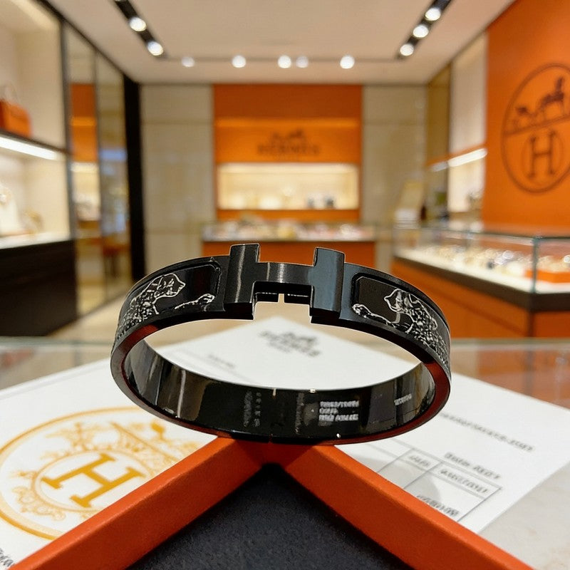 Clic HH Black Color Bracelet