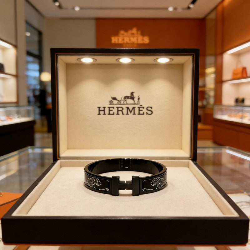 Clic HH Black Color Bracelet